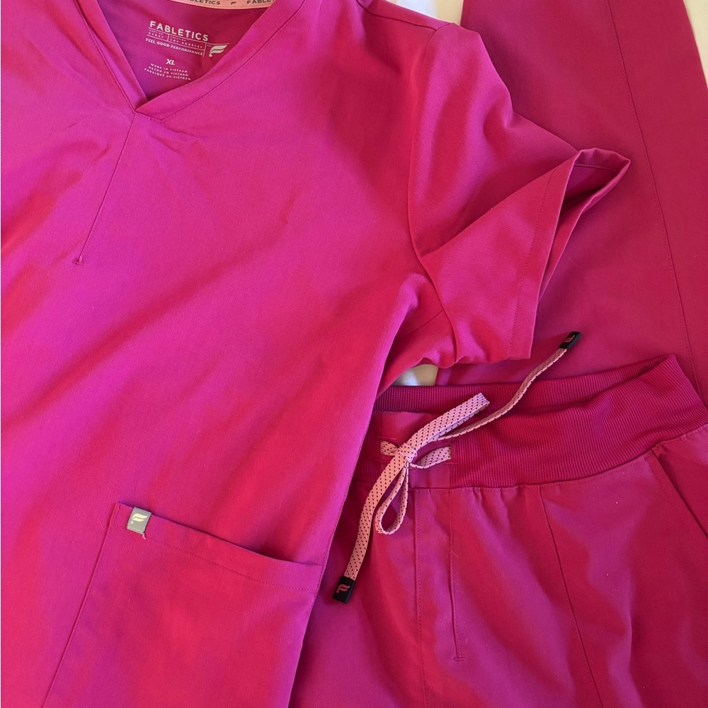 Fabletics Women's Hot Pink Scrub Top & Jogger Pants